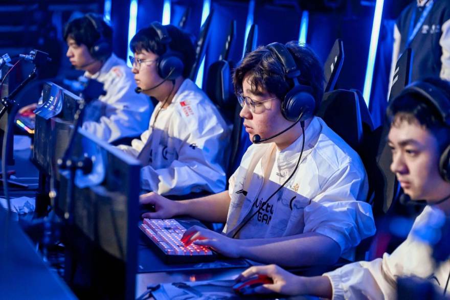 无畏契约经济局怎么读：用半起与强起的收益曲线判断阵容容错空间